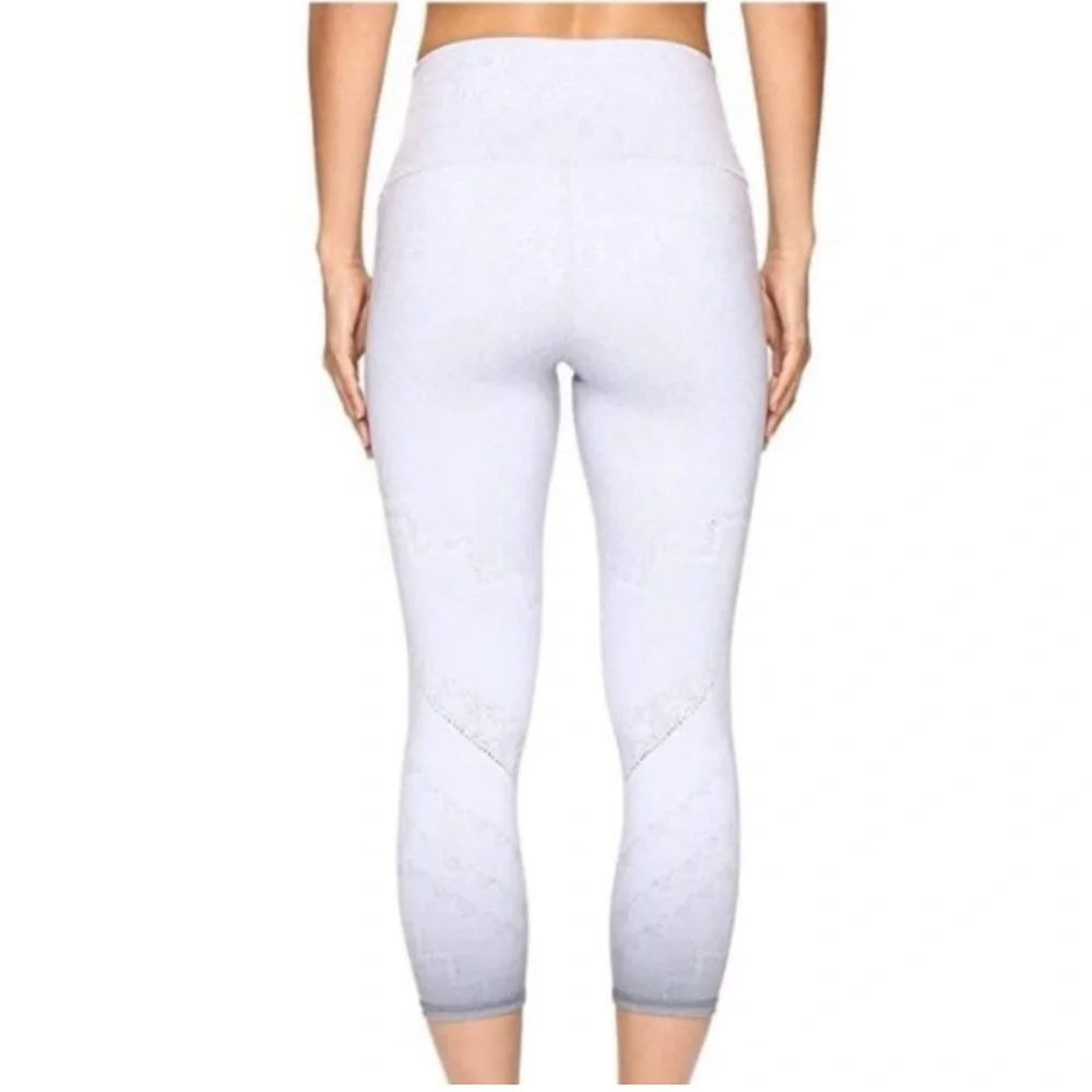 ALO Yoga White High-Rise Seamless Cropped Leggings